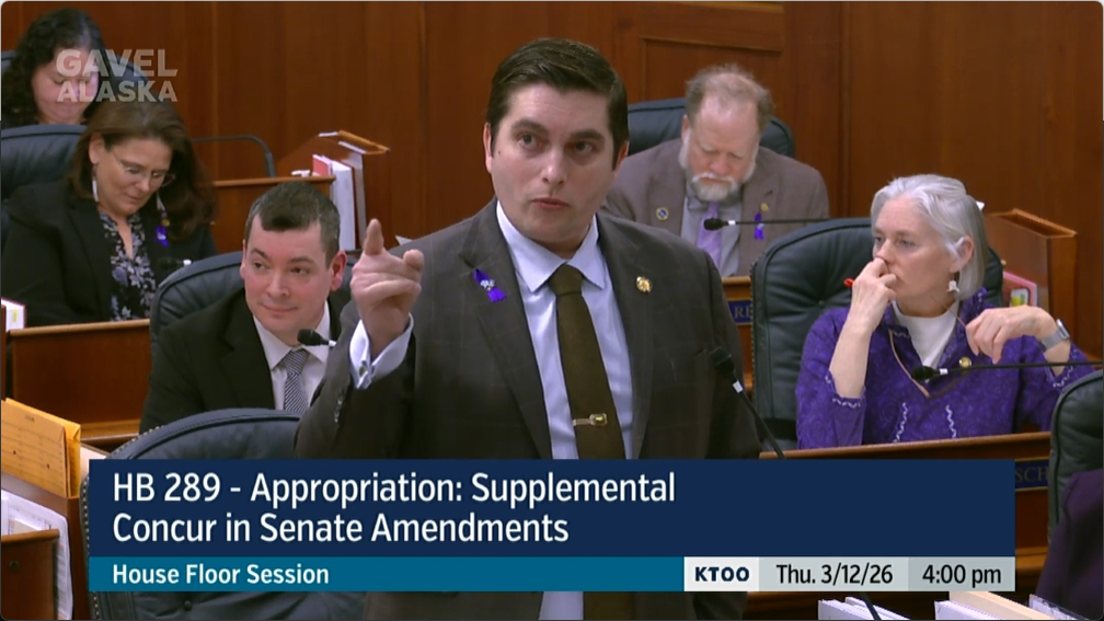 With volatile oil prices, Alaska Republicans bet on the upside